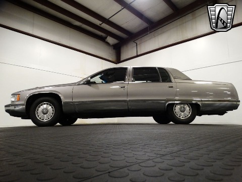 1996 Cadillac Fleetwood image 21