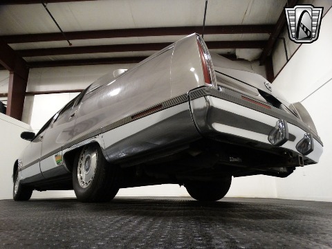 1996 Cadillac Fleetwood image 22