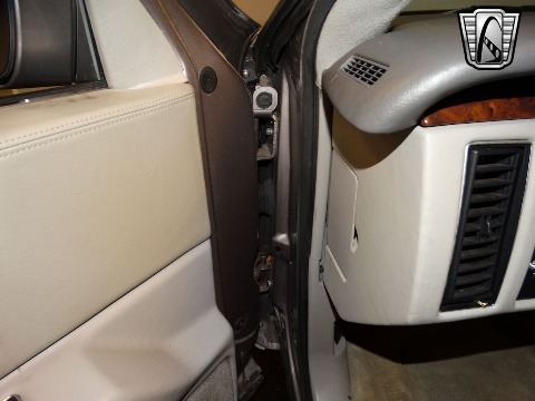 1996 Cadillac Fleetwood image 101