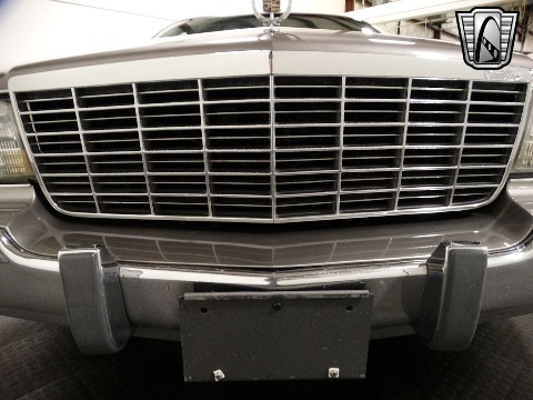 1996 Cadillac Fleetwood image 28