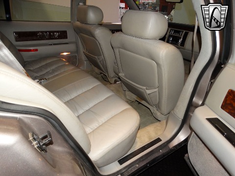 1996 Cadillac Fleetwood image 132