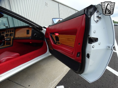 1989 Chevrolet Corvette image 136