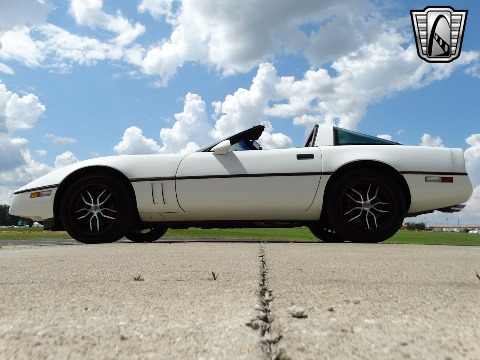 1989 Chevrolet Corvette image 21