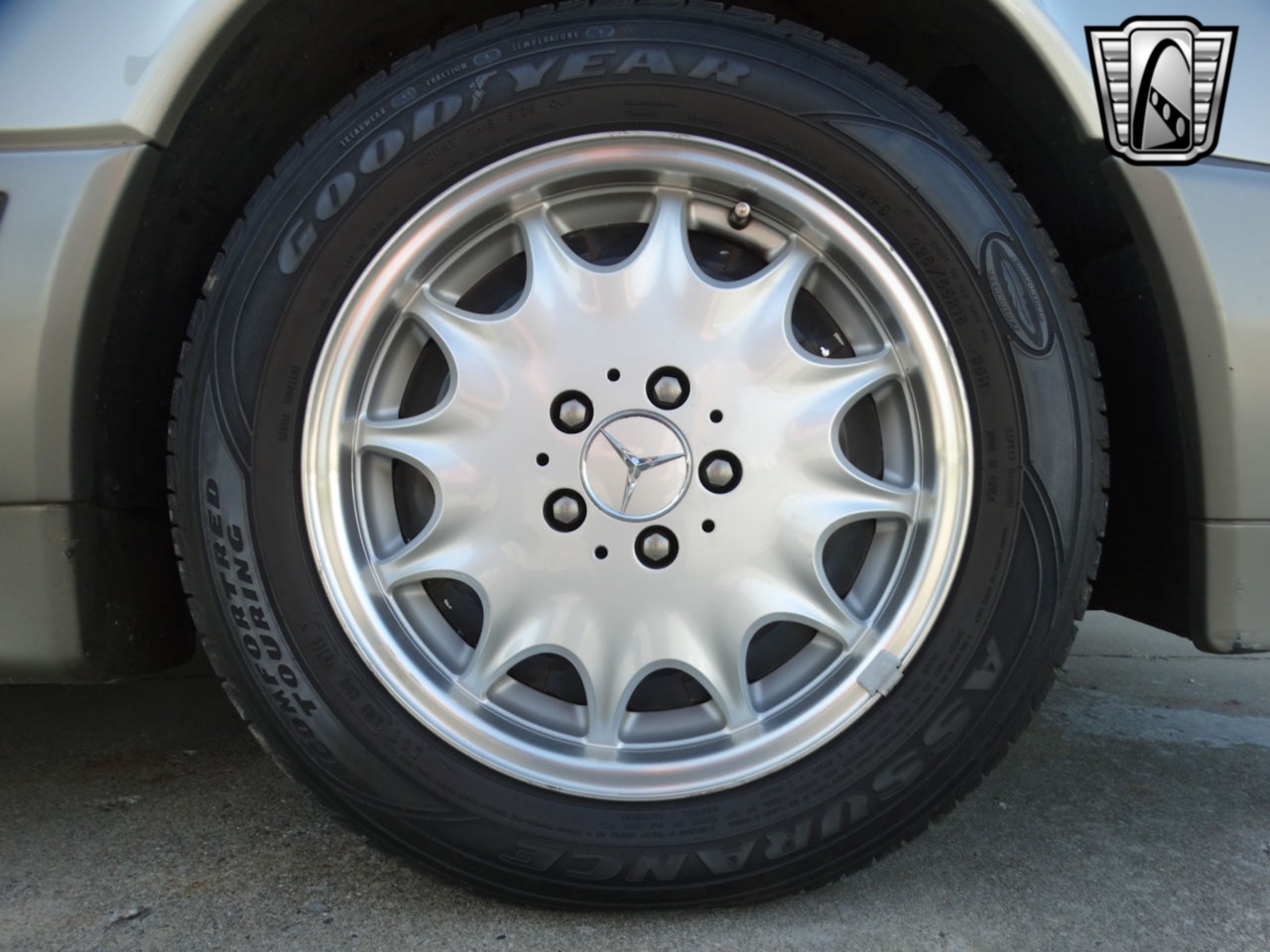 1990 Mercedes-Benz 500 SL 10