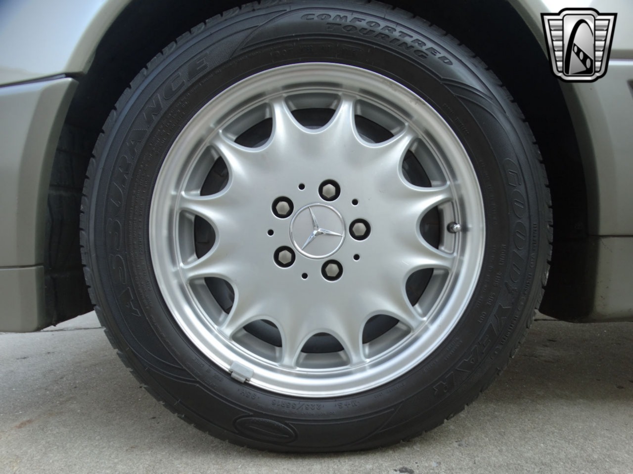 1990 Mercedes-Benz 500 SL 69