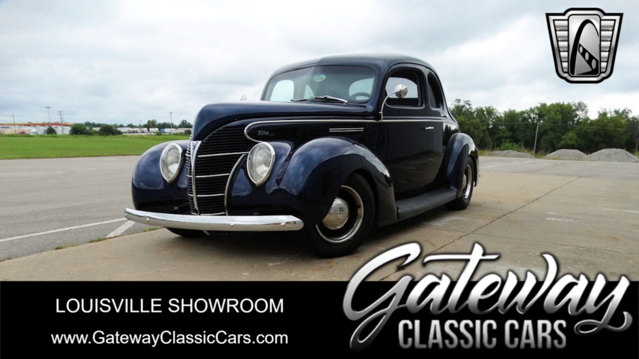 1939 Ford Business Coupe 1