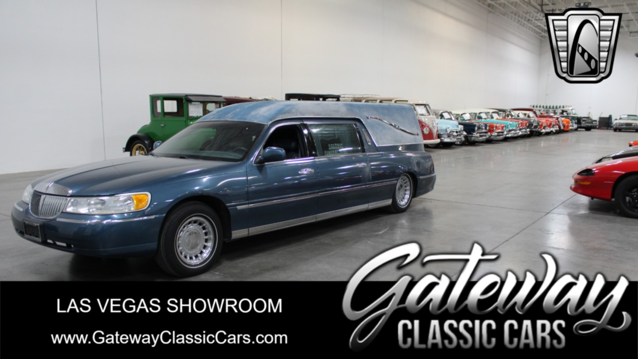 2001 Krystal Town Car E 1