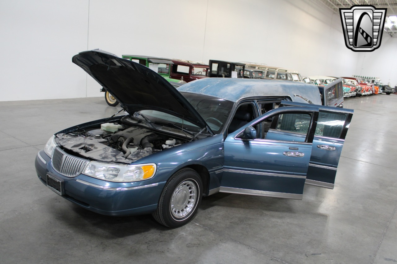 2001 Krystal Town Car E 54