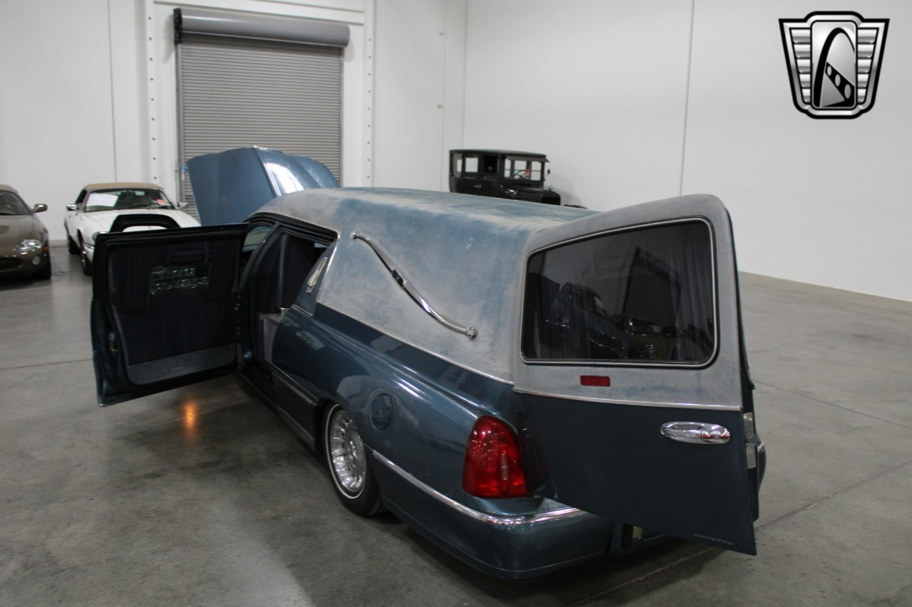 2001 Krystal Town Car E 56