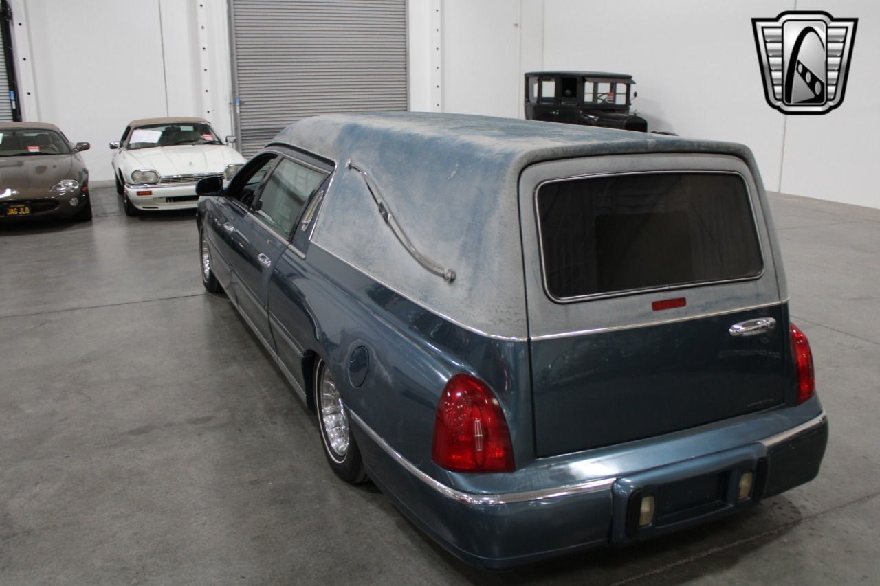 2001 Krystal Town Car E 36