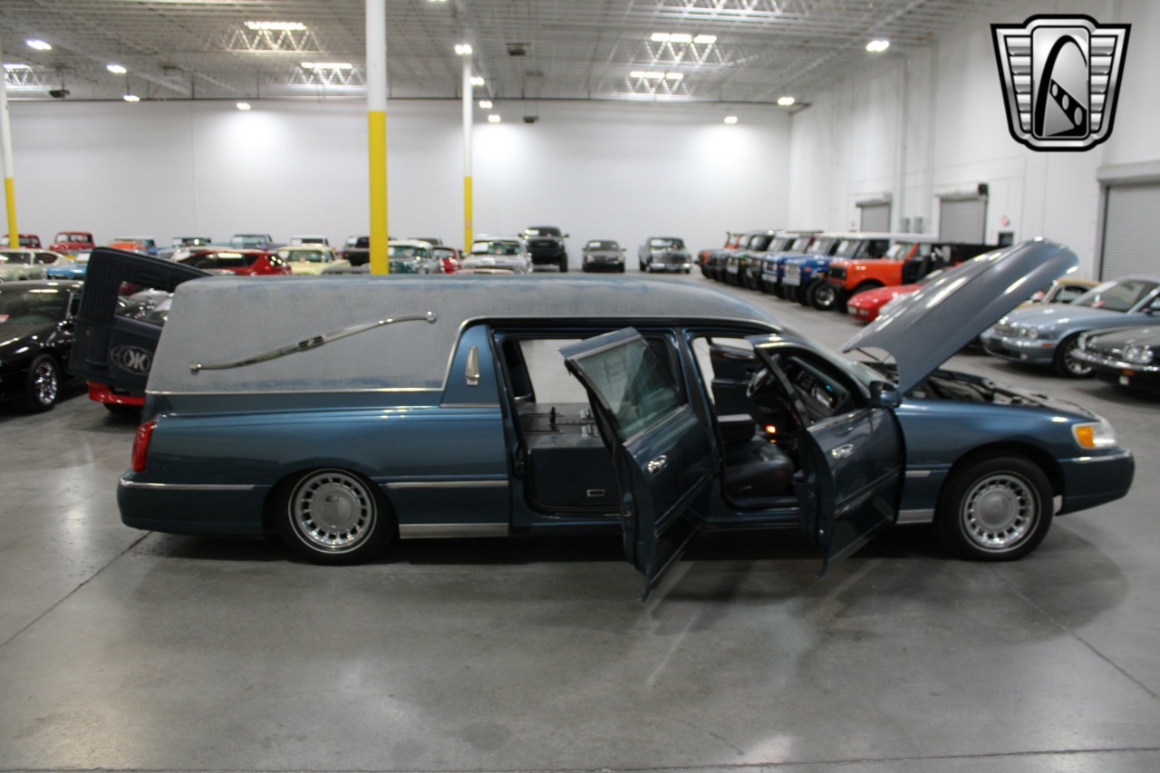 2001 Krystal Town Car E 59