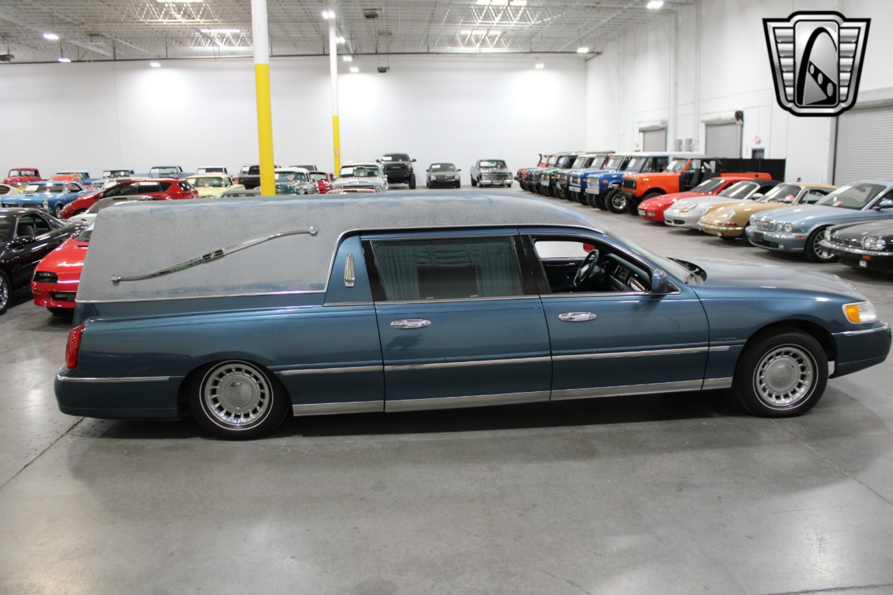 2001 Krystal Town Car E 39