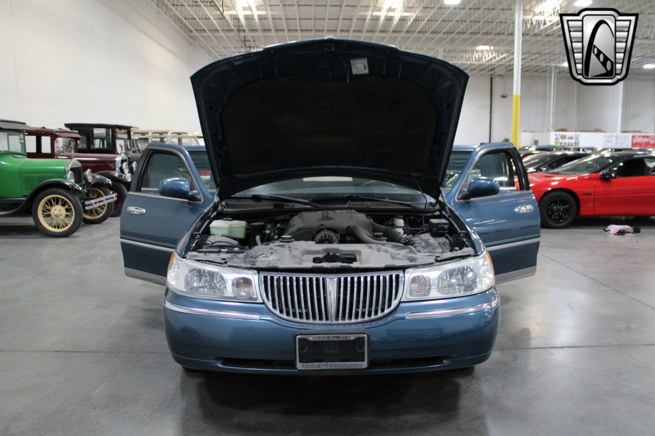 2001 Krystal Town Car E 61