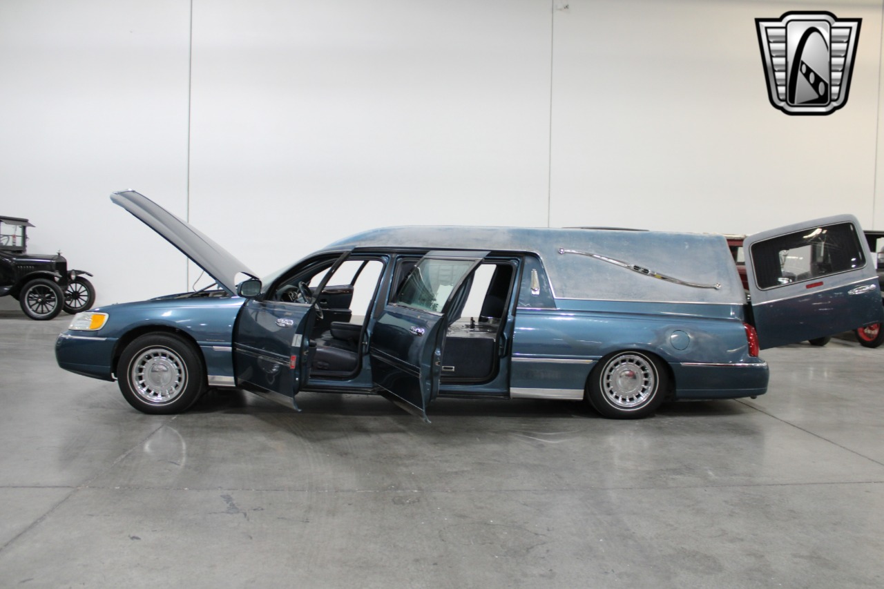2001 Krystal Town Car E 7