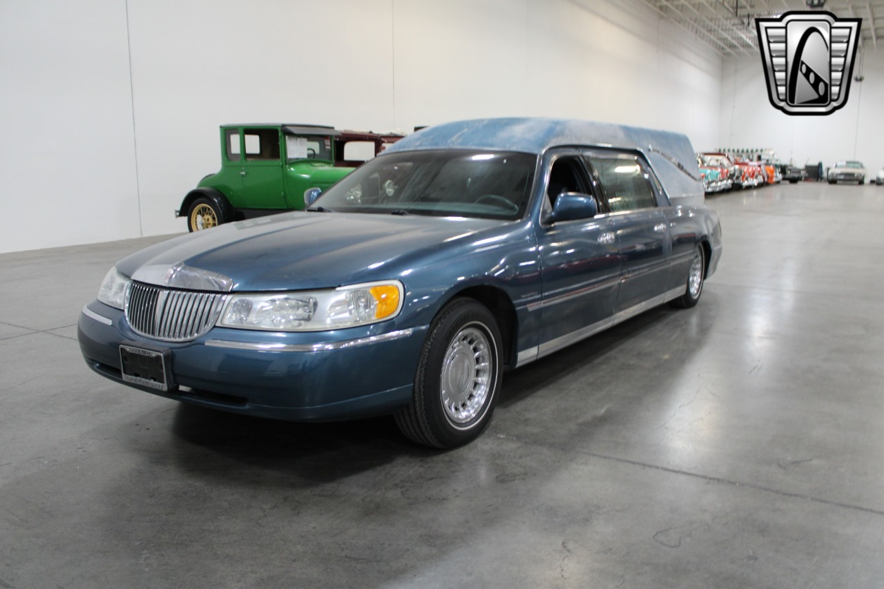2001 Krystal Town Car E 41