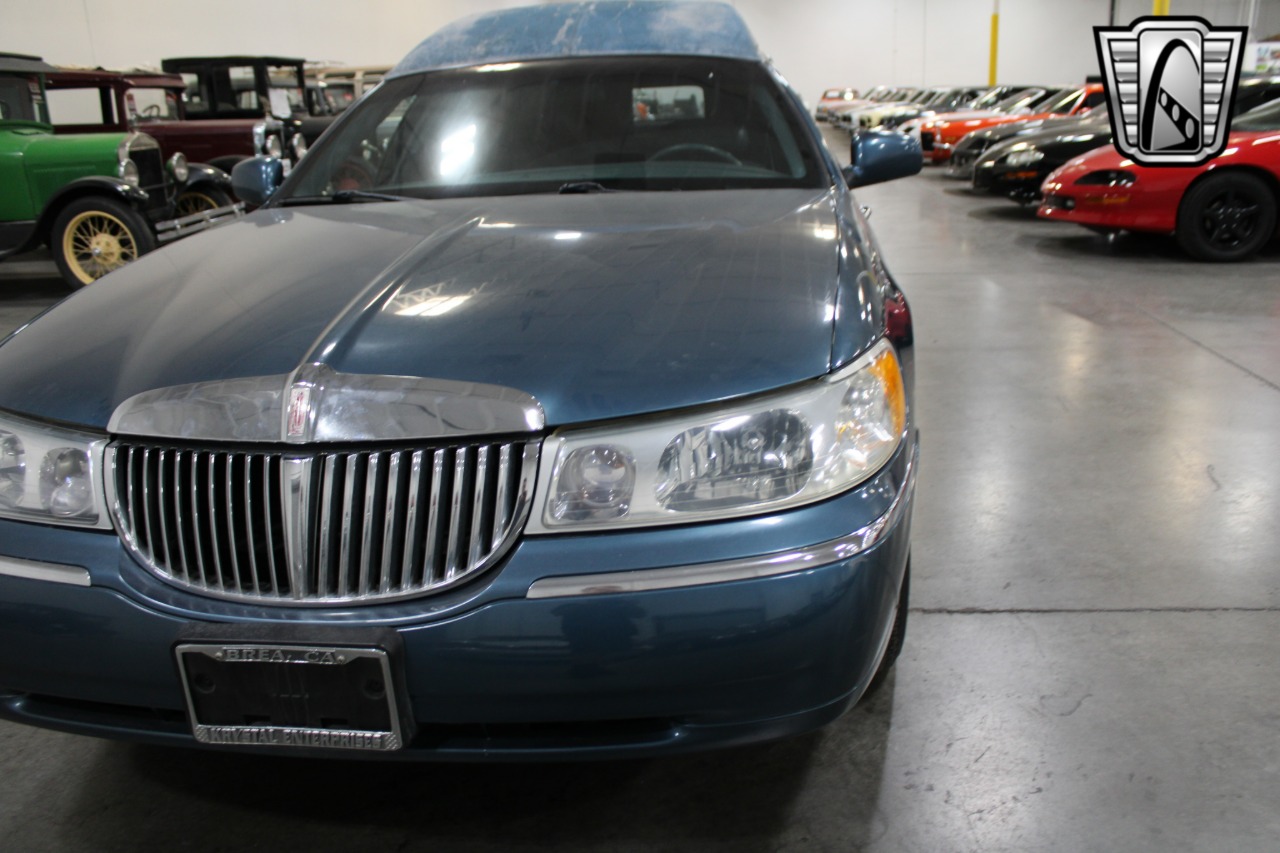 2001 Krystal Town Car E 87