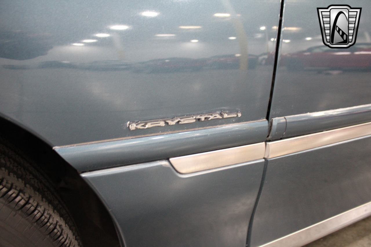 2001 Krystal Town Car E 12