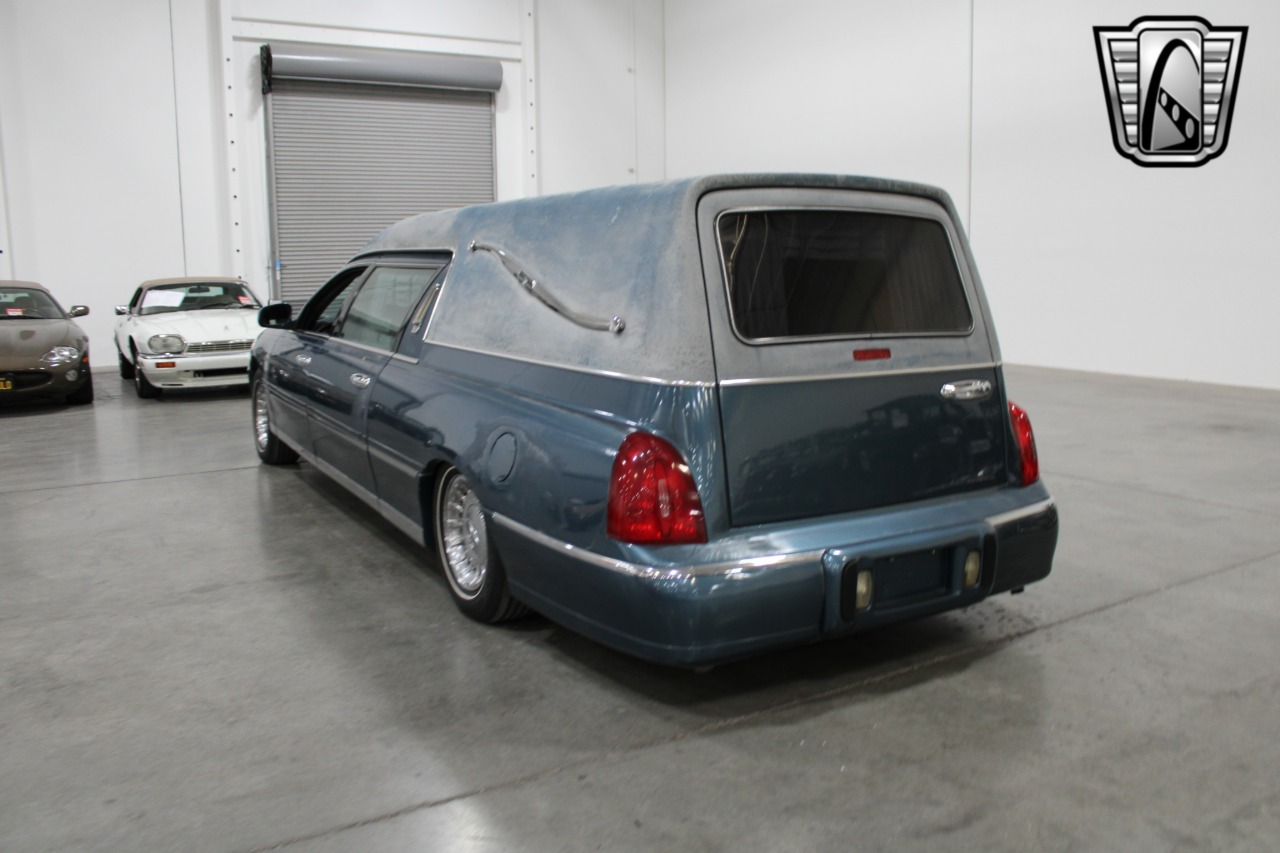 2001 Krystal Town Car E 42