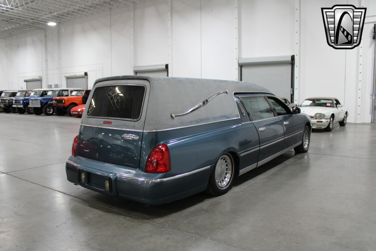 2001 Krystal Town Car E 43