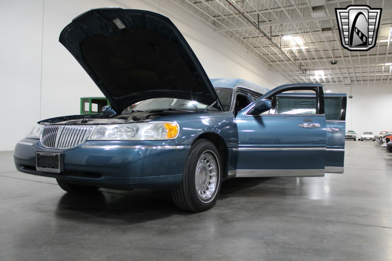 2001 Krystal Town Car E 66