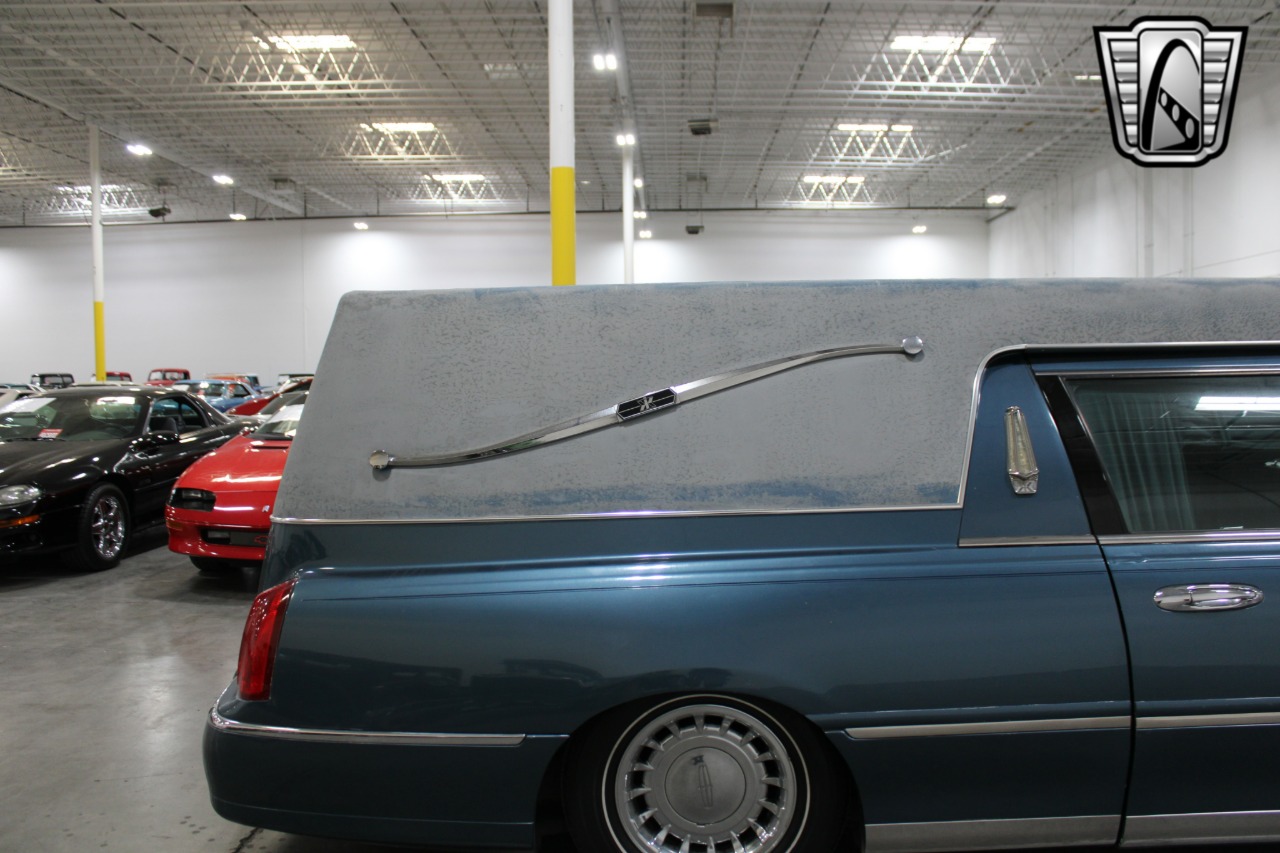 2001 Krystal Town Car E 10