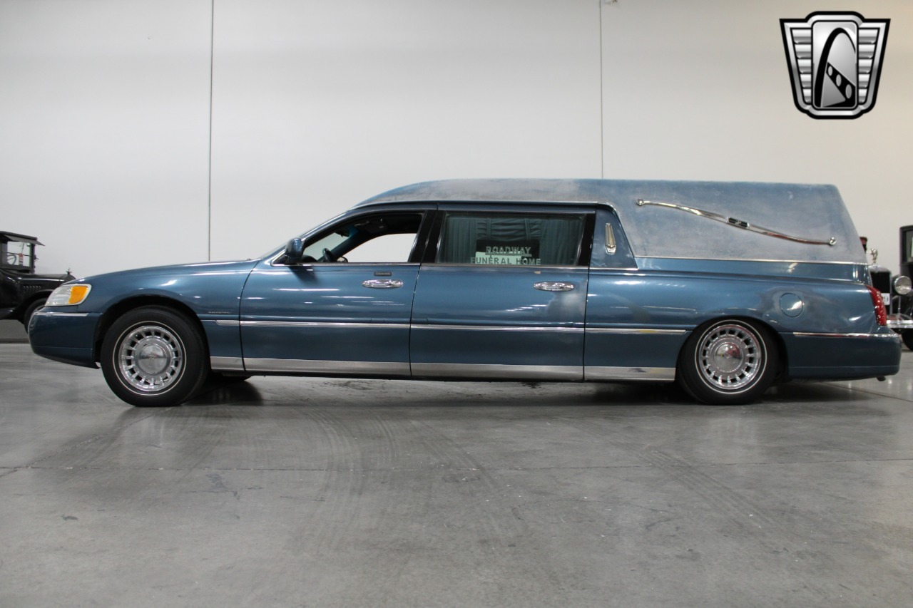 2001 Krystal Town Car E 47