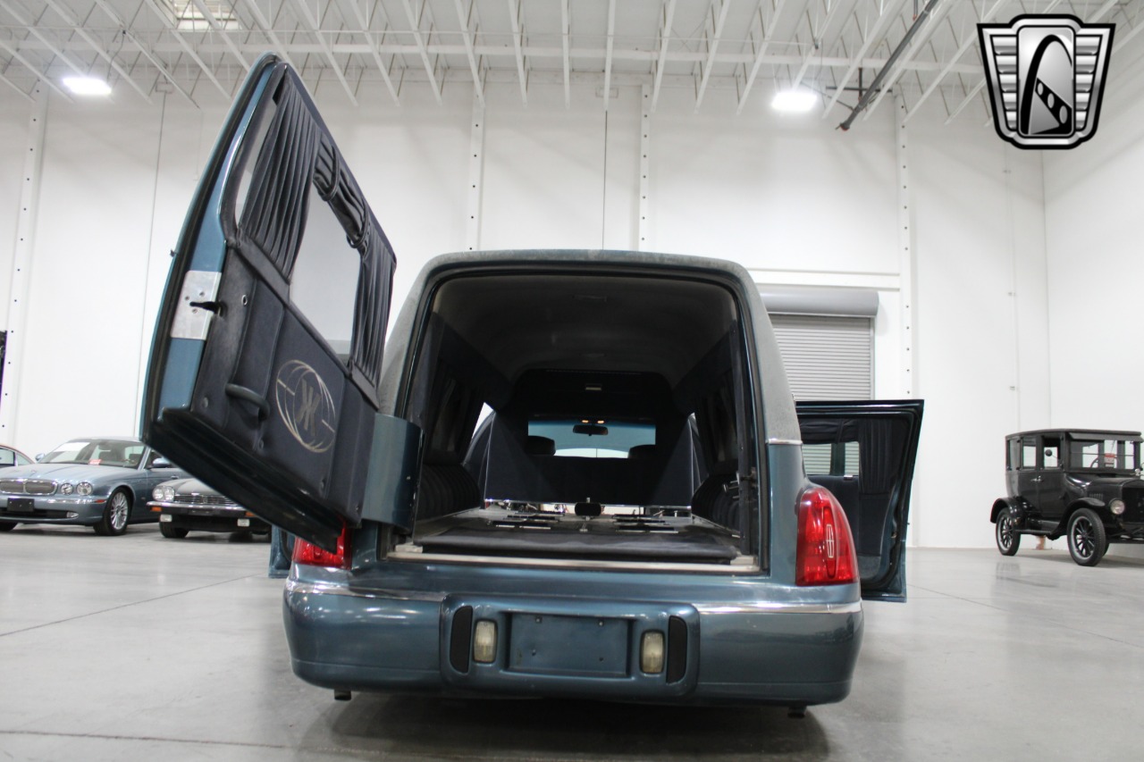 2001 Krystal Town Car E 69