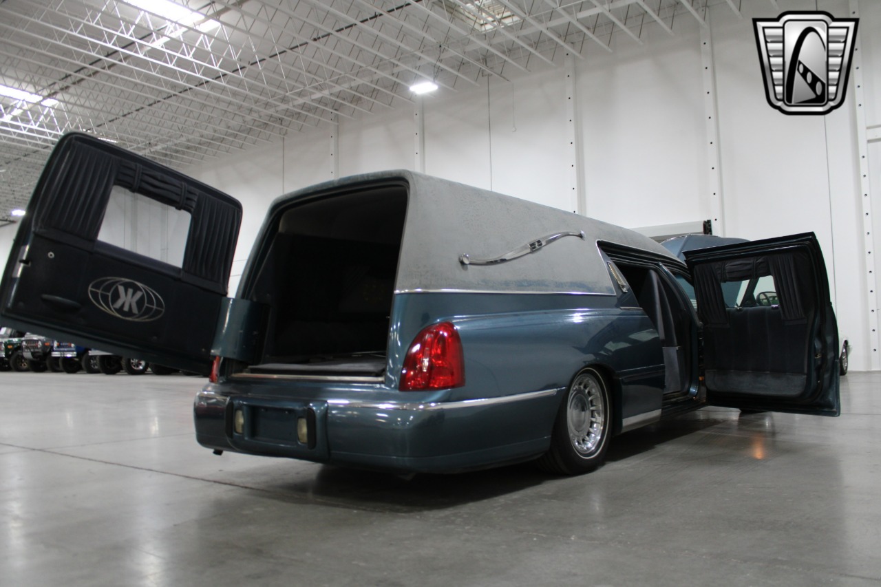 2001 Krystal Town Car E 70