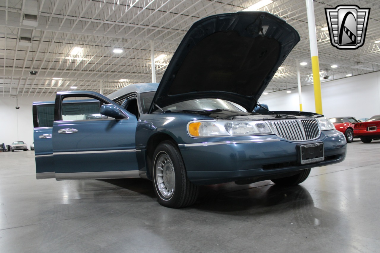 2001 Krystal Town Car E 72