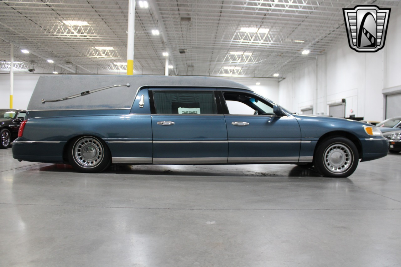 2001 Krystal Town Car E 51