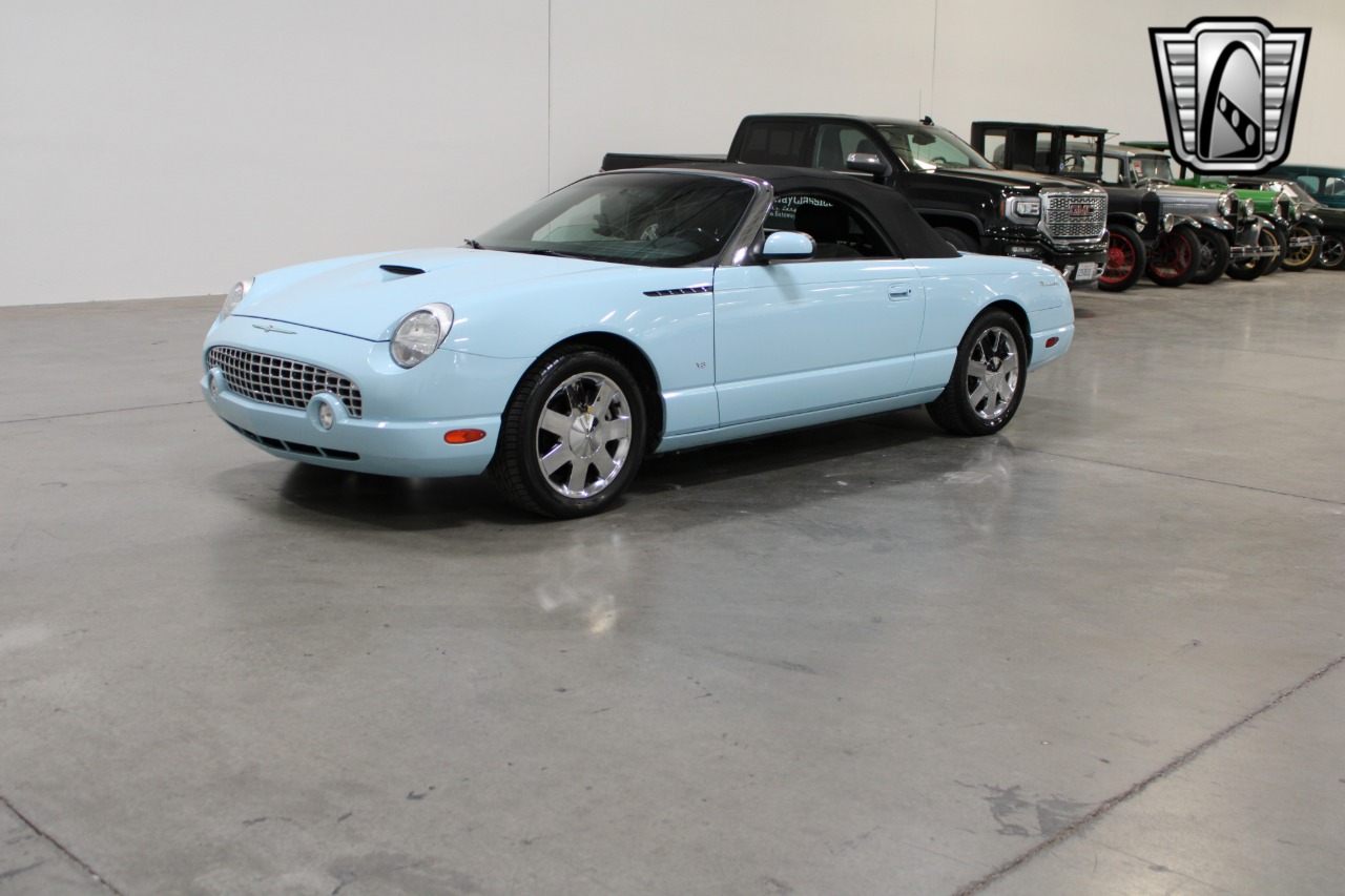 2003 Ford Thunderbird 28