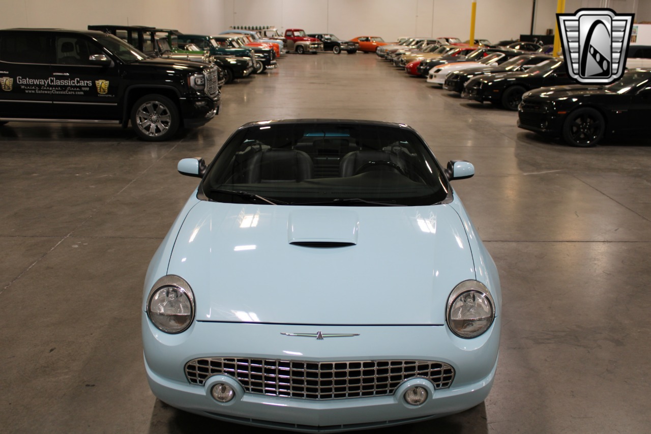 2003 Ford Thunderbird 38
