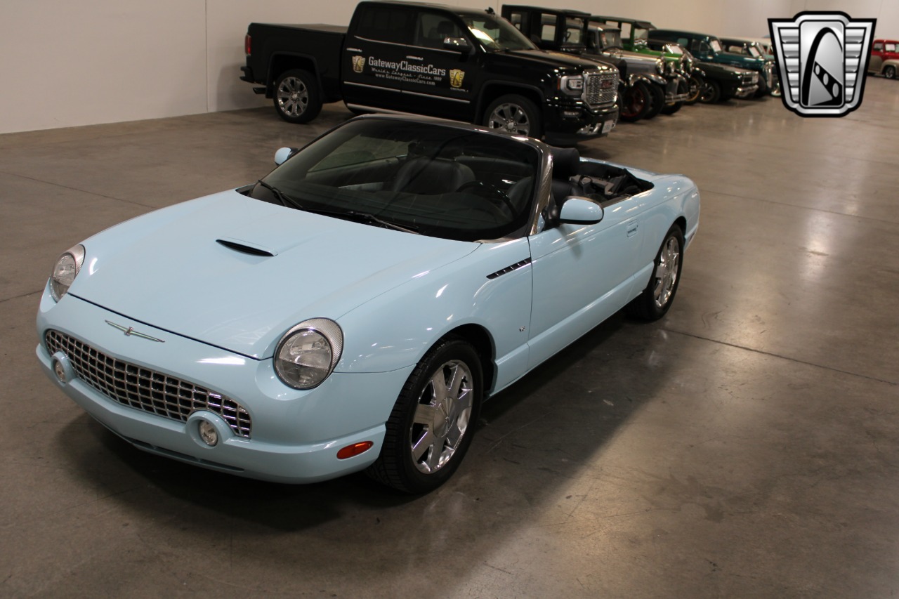 2003 Ford Thunderbird 39