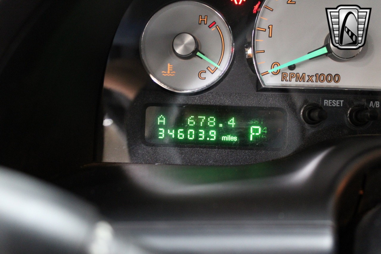 2003 Ford Thunderbird 16