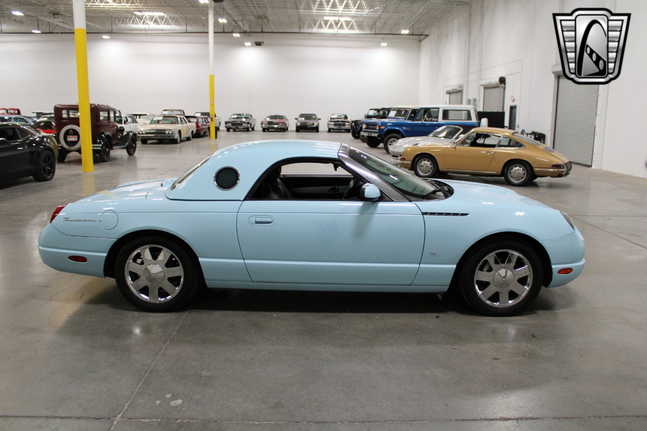 2003 Ford Thunderbird 8