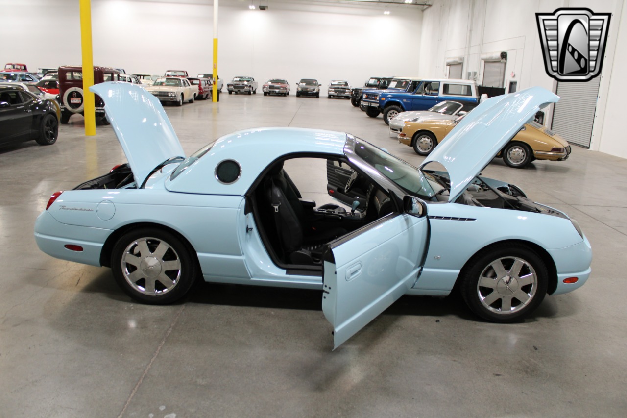2003 Ford Thunderbird 12
