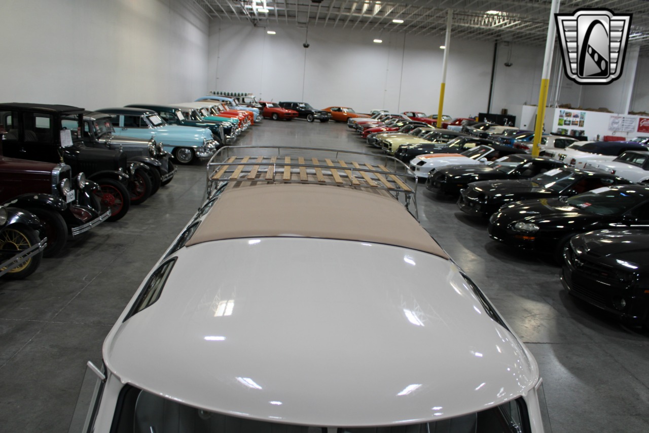 1961 Volkswagen Samba Bus 10