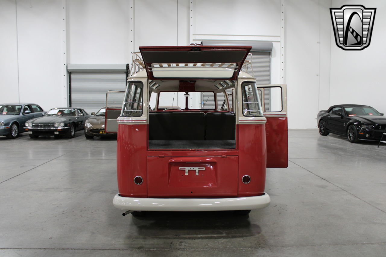 1961 Volkswagen Samba Bus 8