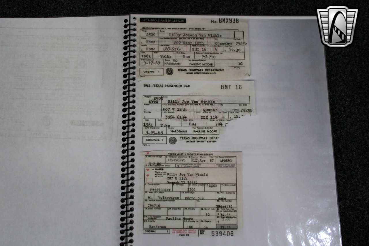 1961 Volkswagen Samba Bus 29