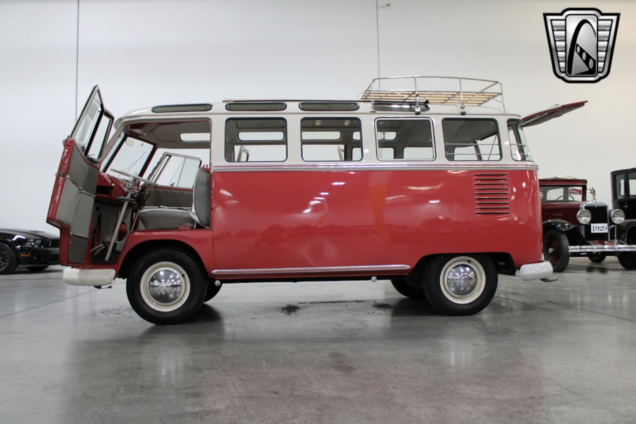 1961 Volkswagen Samba Bus 70