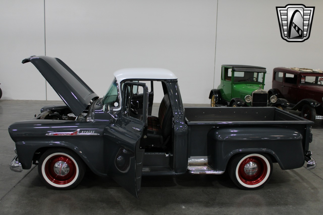 1958 Chevrolet Apache 55