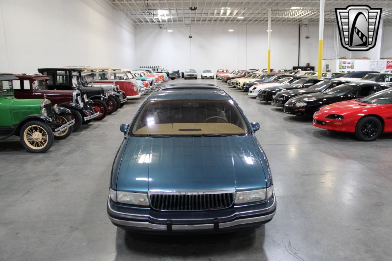 1993 Buick Roadmaster 34