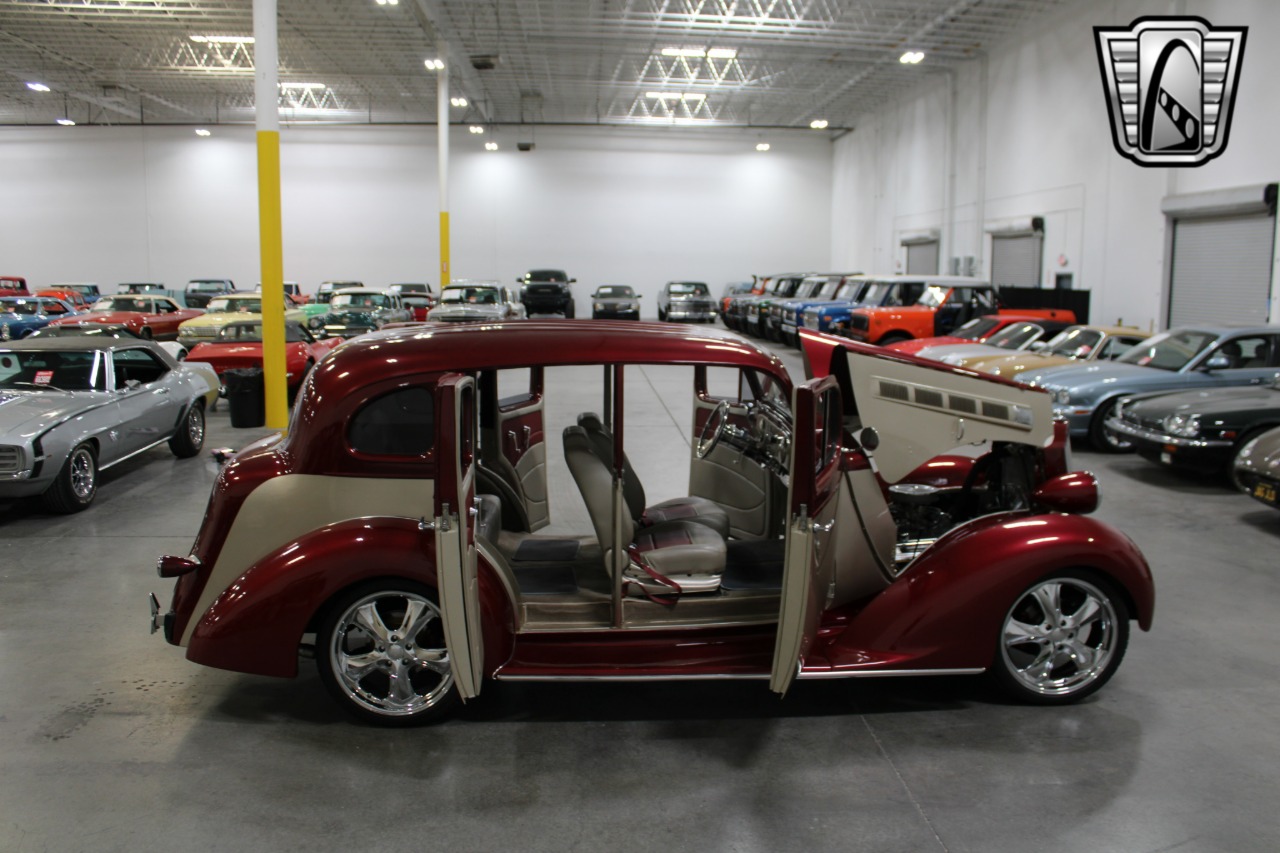 1937 Packard 115C 8
