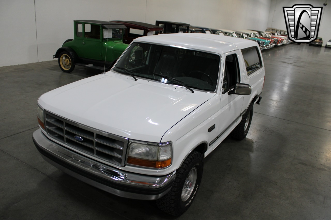 1992 Ford Bronco 32