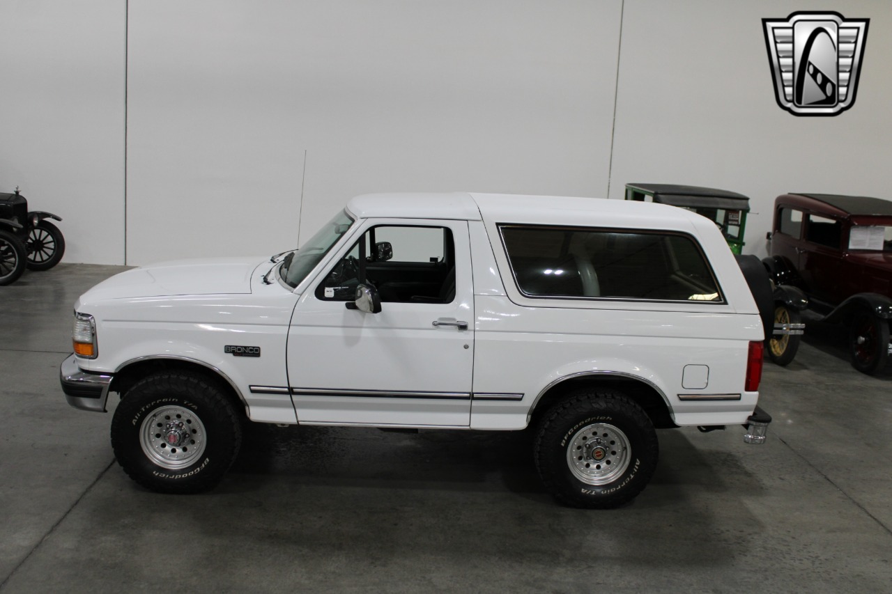 1992 Ford Bronco 33