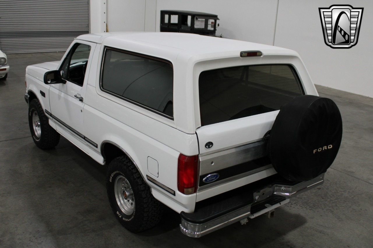 1992 Ford Bronco 34