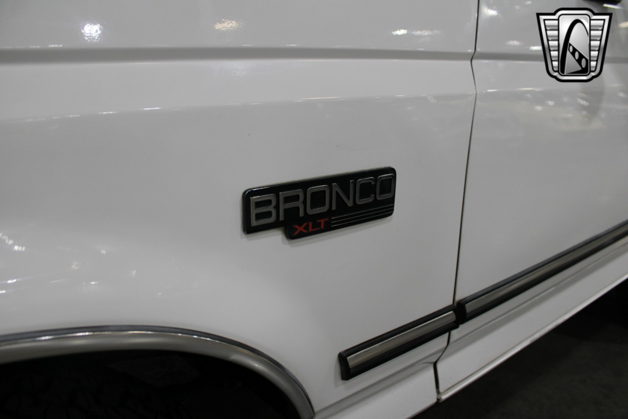 1992 Ford Bronco 12