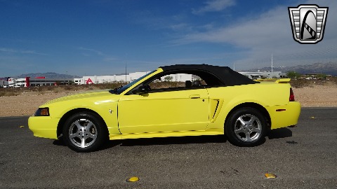 2003 Ford Mustang image 4