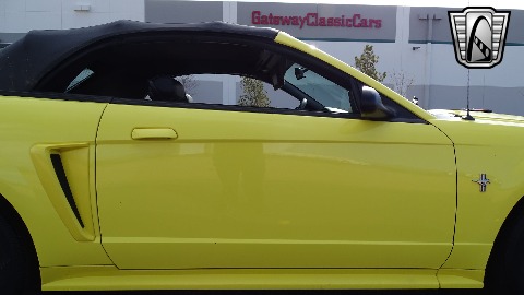 2003 Ford Mustang image 31