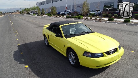 2003 Ford Mustang image 12